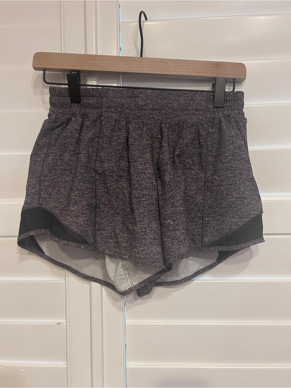 Lululemon Hotty Hot Women's Heathered Gray Athletic Running Shorts